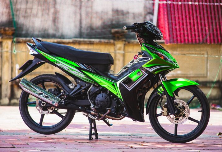 Choisir sa première moto 125cc : le guide 2025 complet